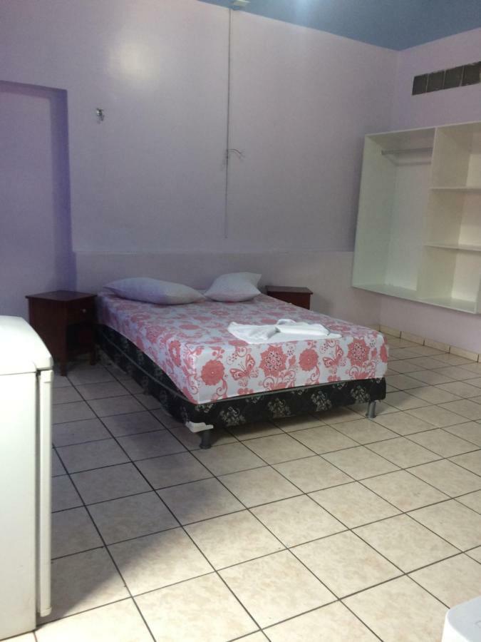 Hotel Granada Μανάους Εξωτερικό φωτογραφία